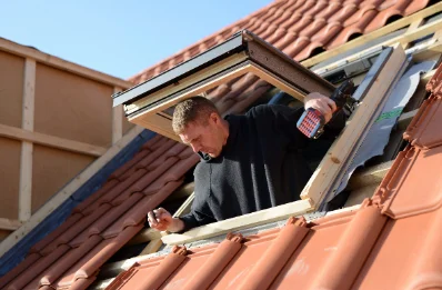 Pose de fenêtres de toit Velux à Vairé